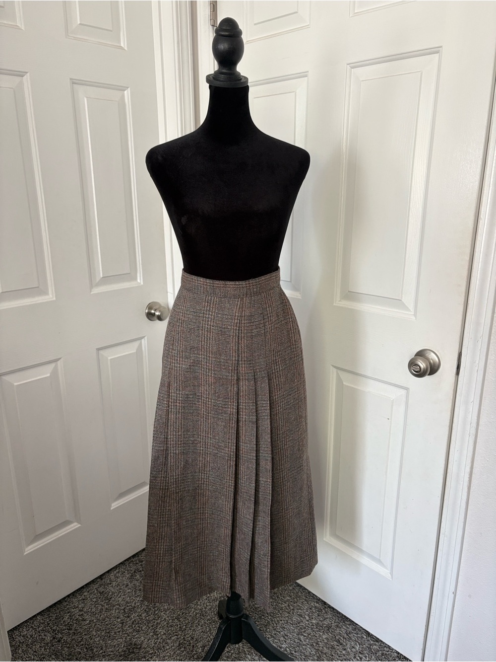 JH Collectibles Brown Glen Plaid Pleated Midi Skirt.